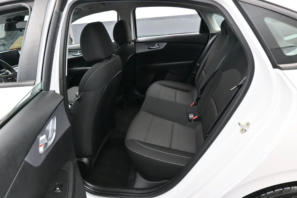 Used 2023 Snow White Pearl Kia LXS image 26