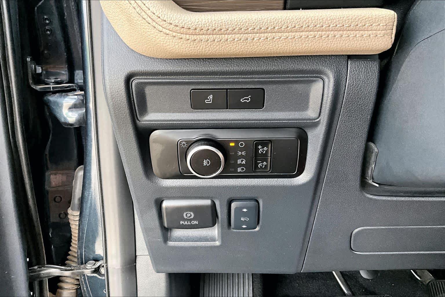 Used 2024 Stone Blue Metallic Ford Limited image 33
