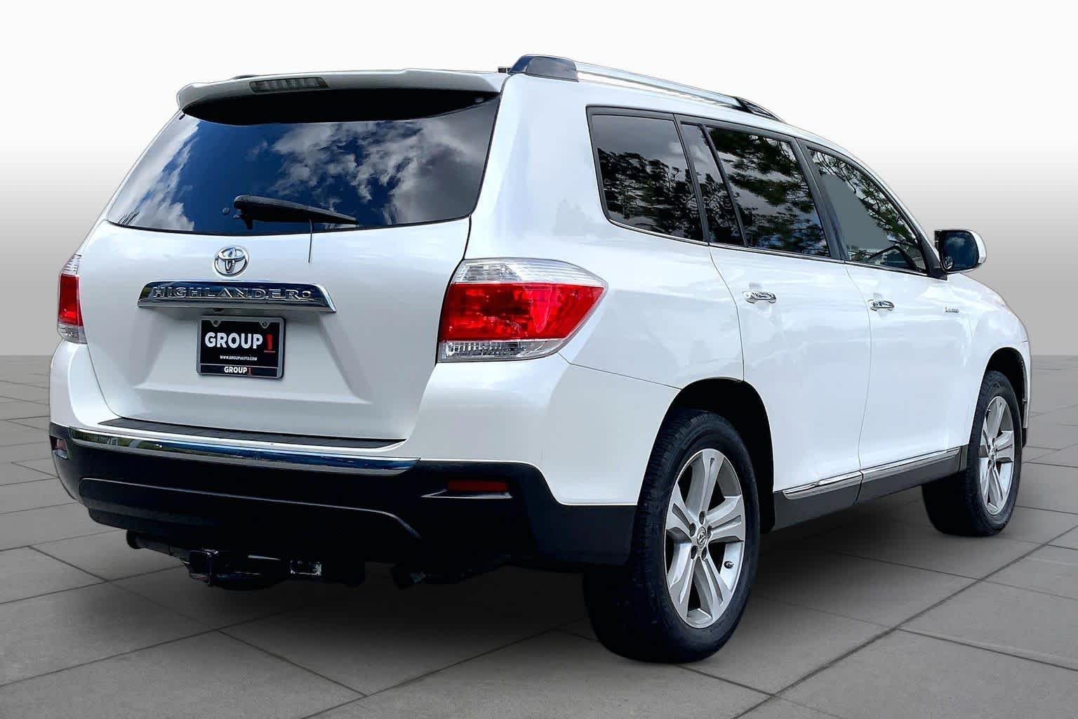 Used 2012 Blizzard Pearl Toyota Limited image 13