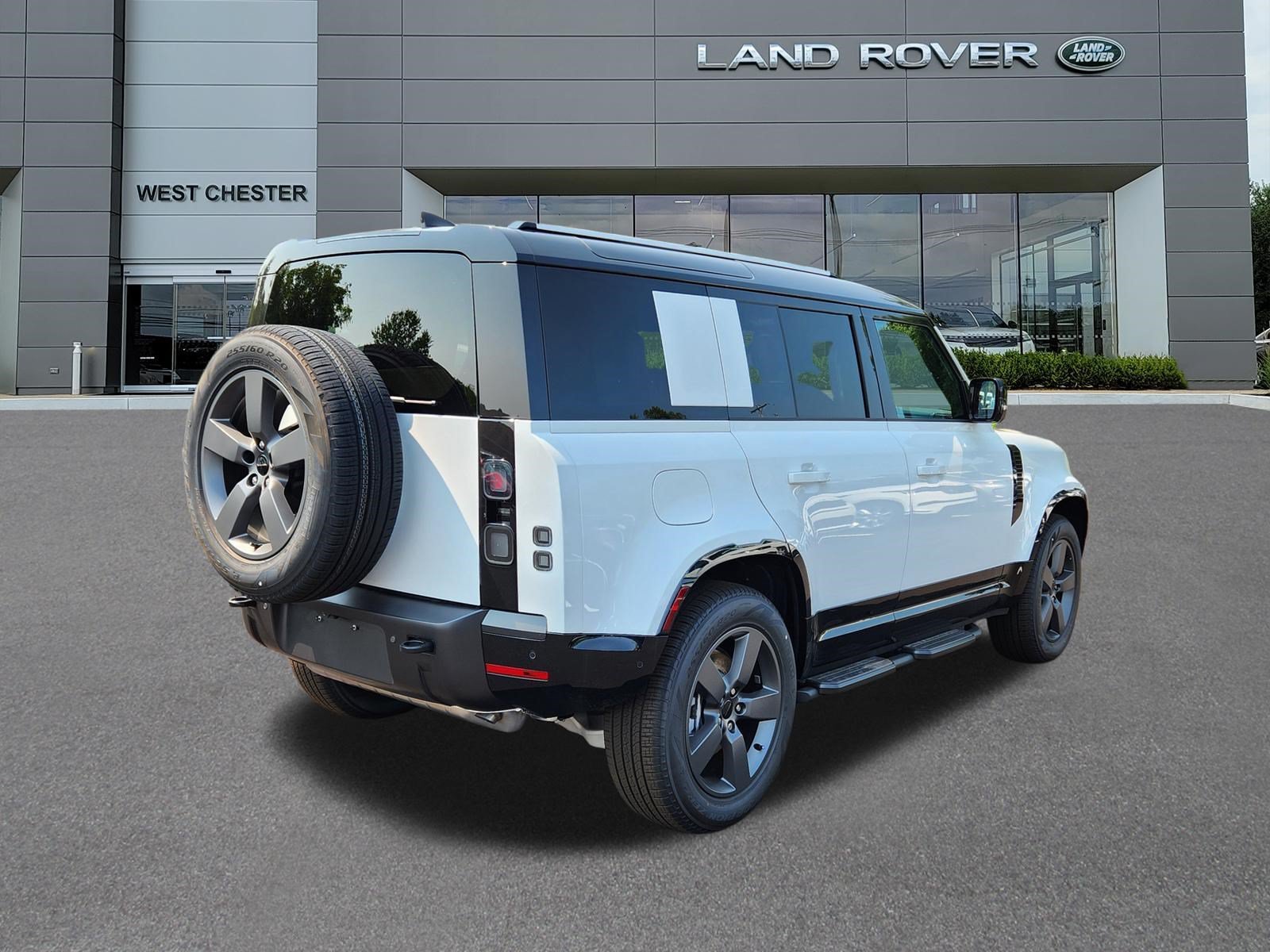 New 2026 Santorini Black LAND ROVER X-Dynamic SE image 4