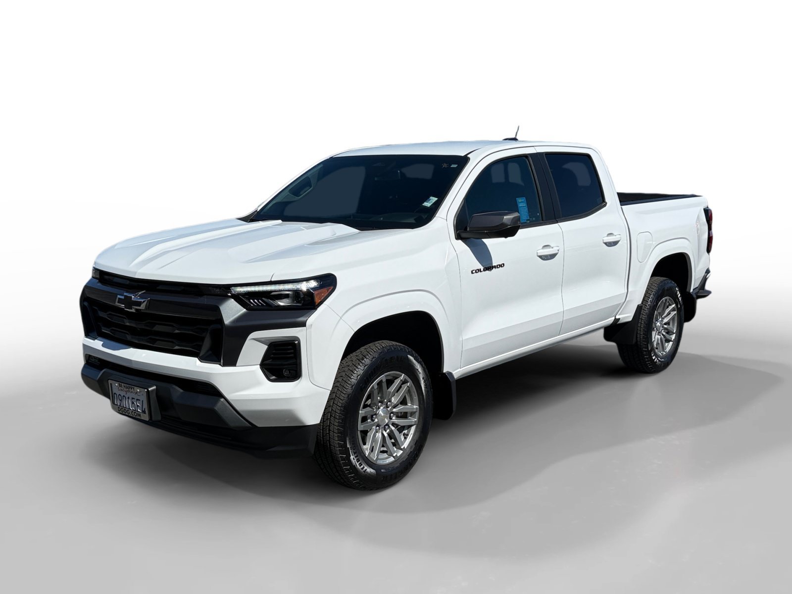 Used 2024 Summit White Chevrolet LT image 1