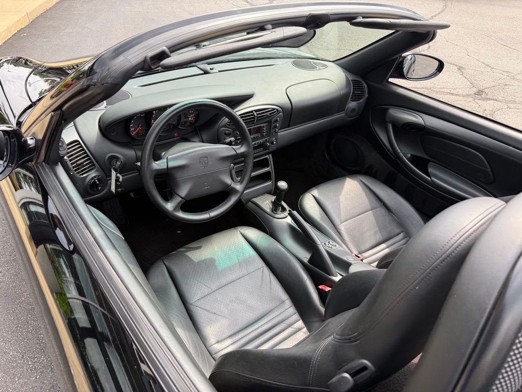 Used 1999  Porsche Base image 9