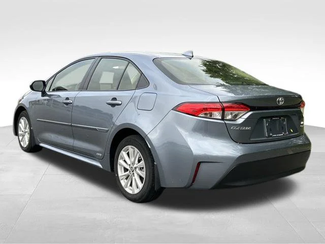 Certified Used 2026  Toyota LE image 3