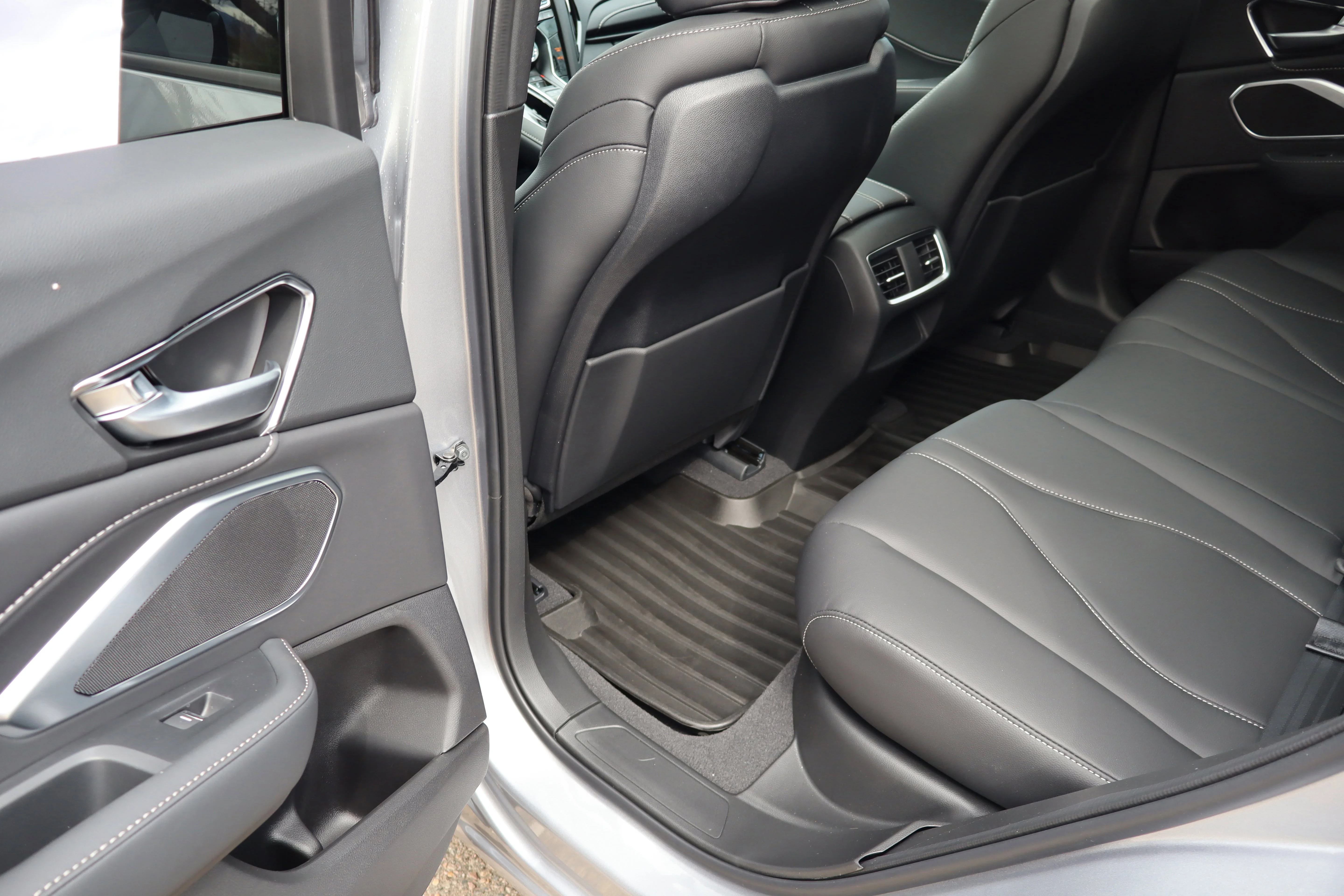 New 2026 Solar Silver Metallic Acura 4RDX image 26