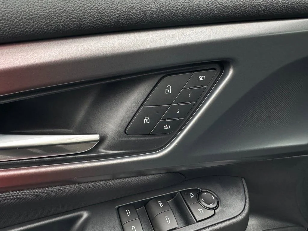 2026 Chevrolet Equinox EV RS - Photo 13