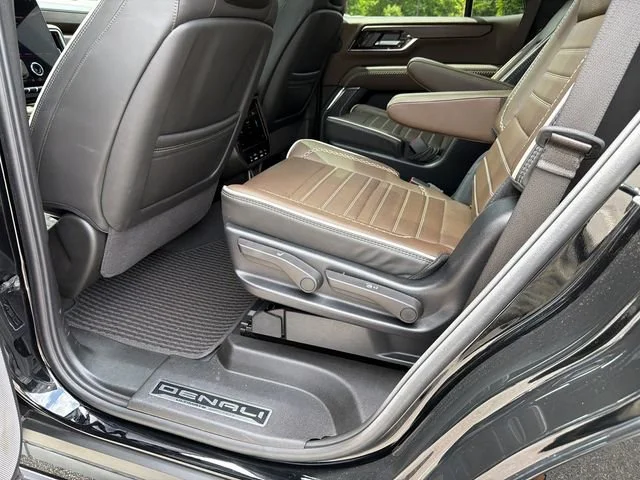 Used 2025 Onyx Black GMC Denali Ultimate image 21