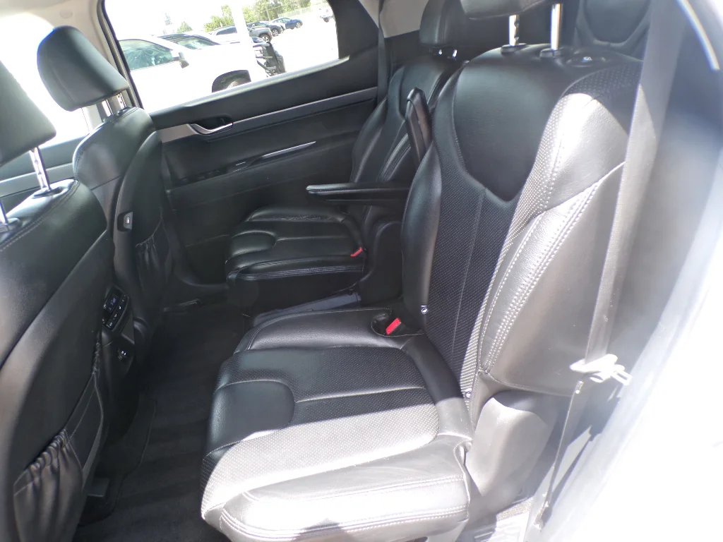 Used 2020 Hyper White Hyundai SEL image 12