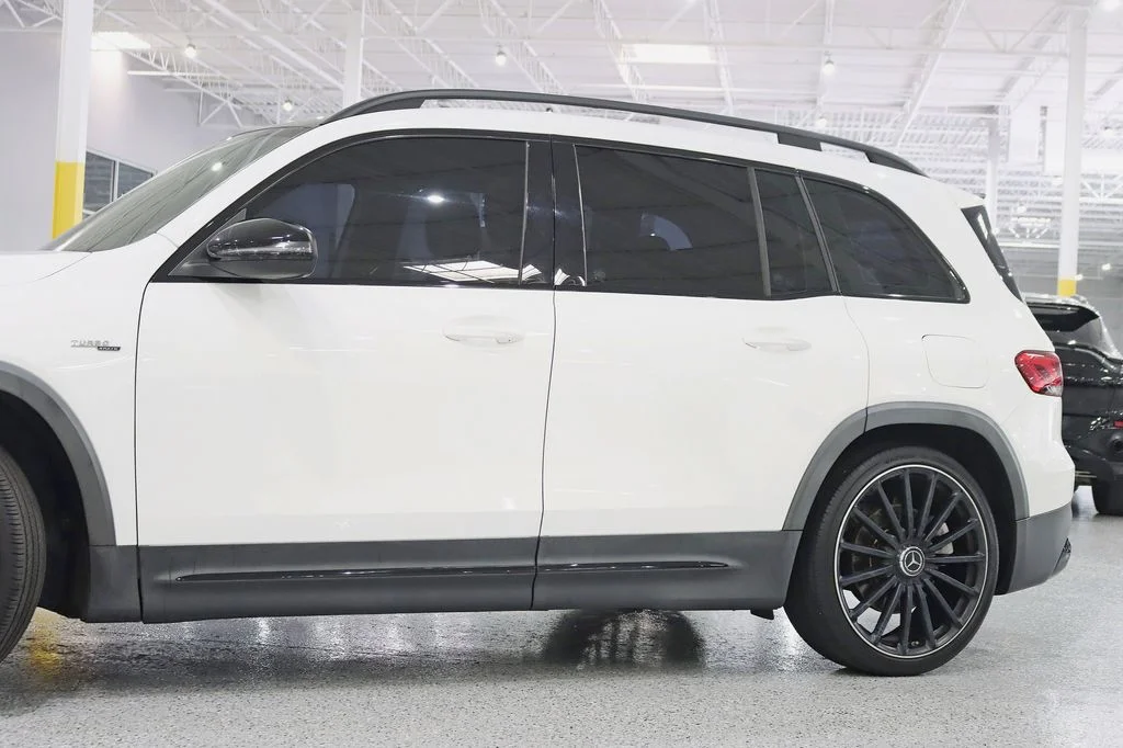 Used 2022  Mercedes-Benz GLB 35 AMG® image 3