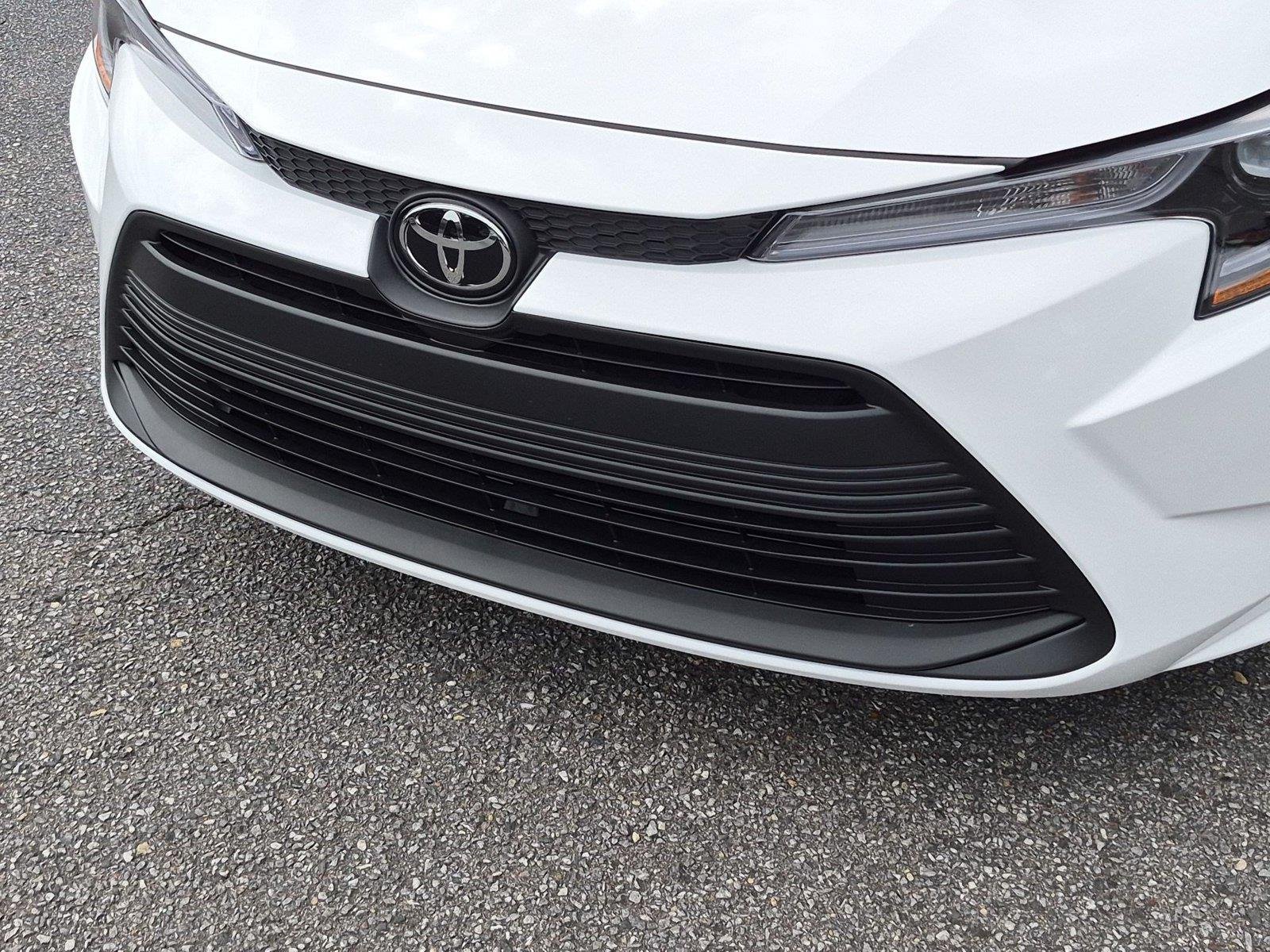New 2026 Ice Cap Toyota LE image 13