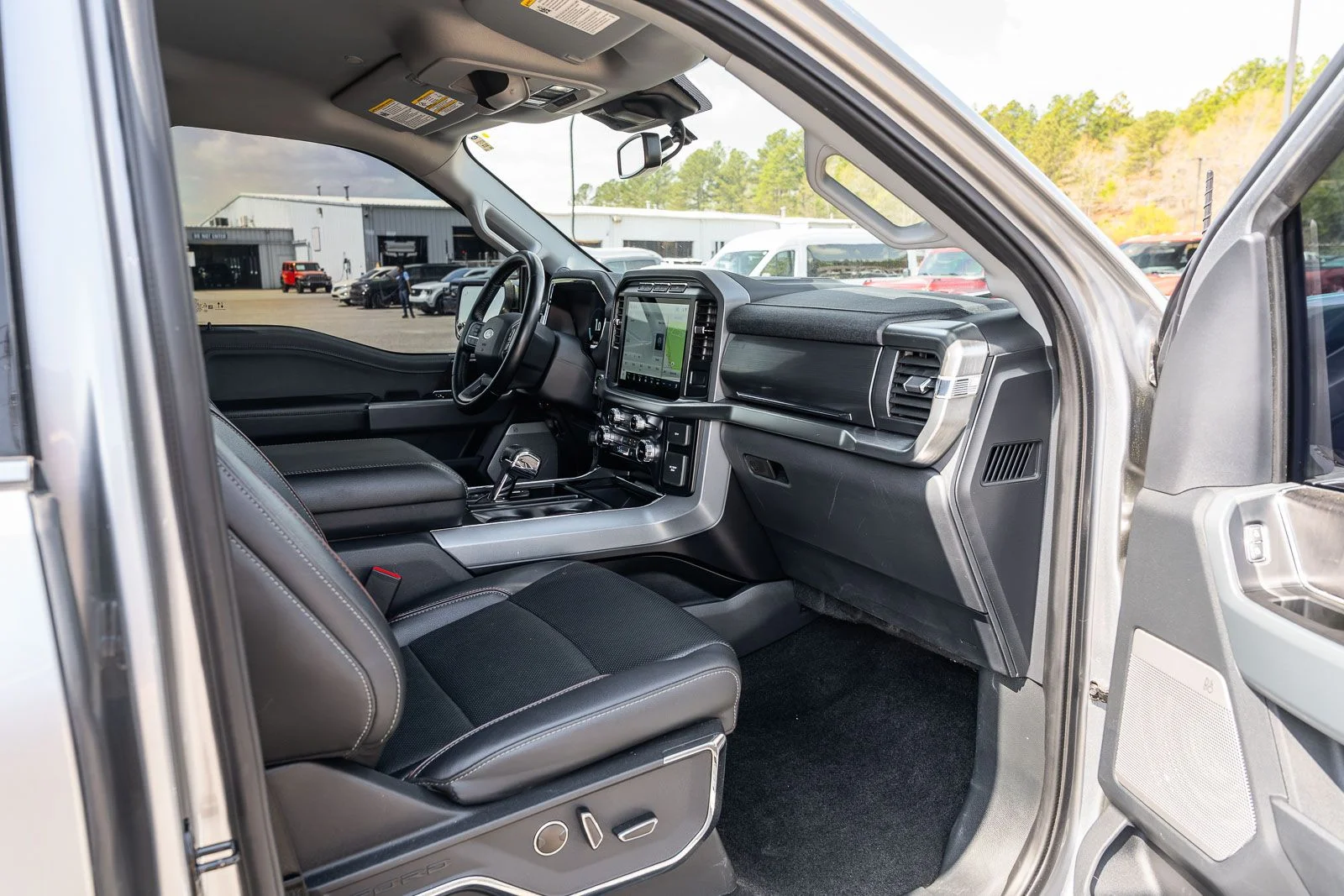 Used 2023 Silver Ford Lariat image 10