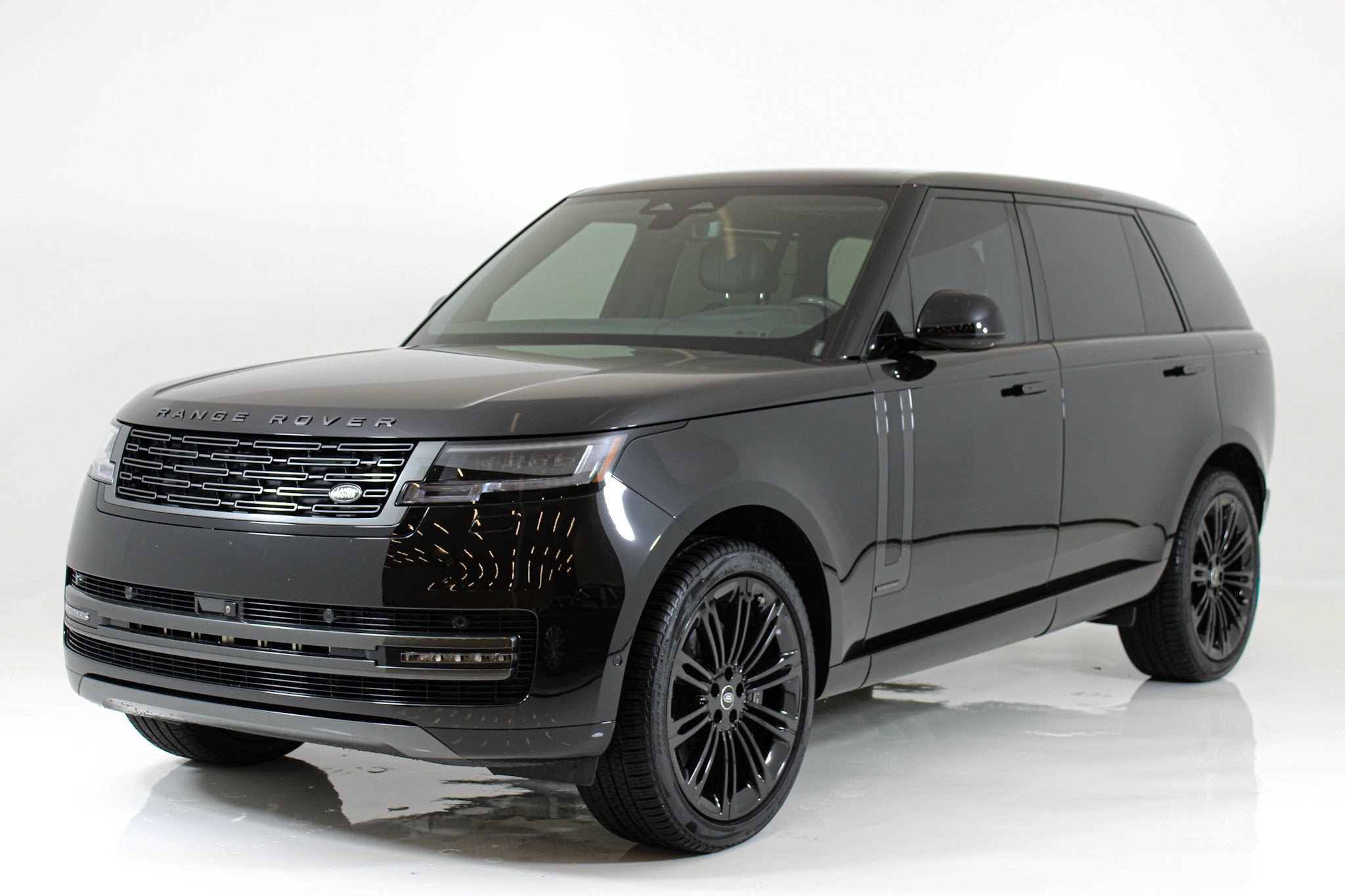Used 2025 Black Land Rover Autobiography image 49