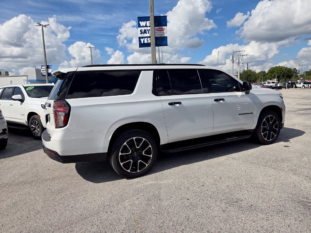 2023 Chevrolet Suburban RST - Photo 16