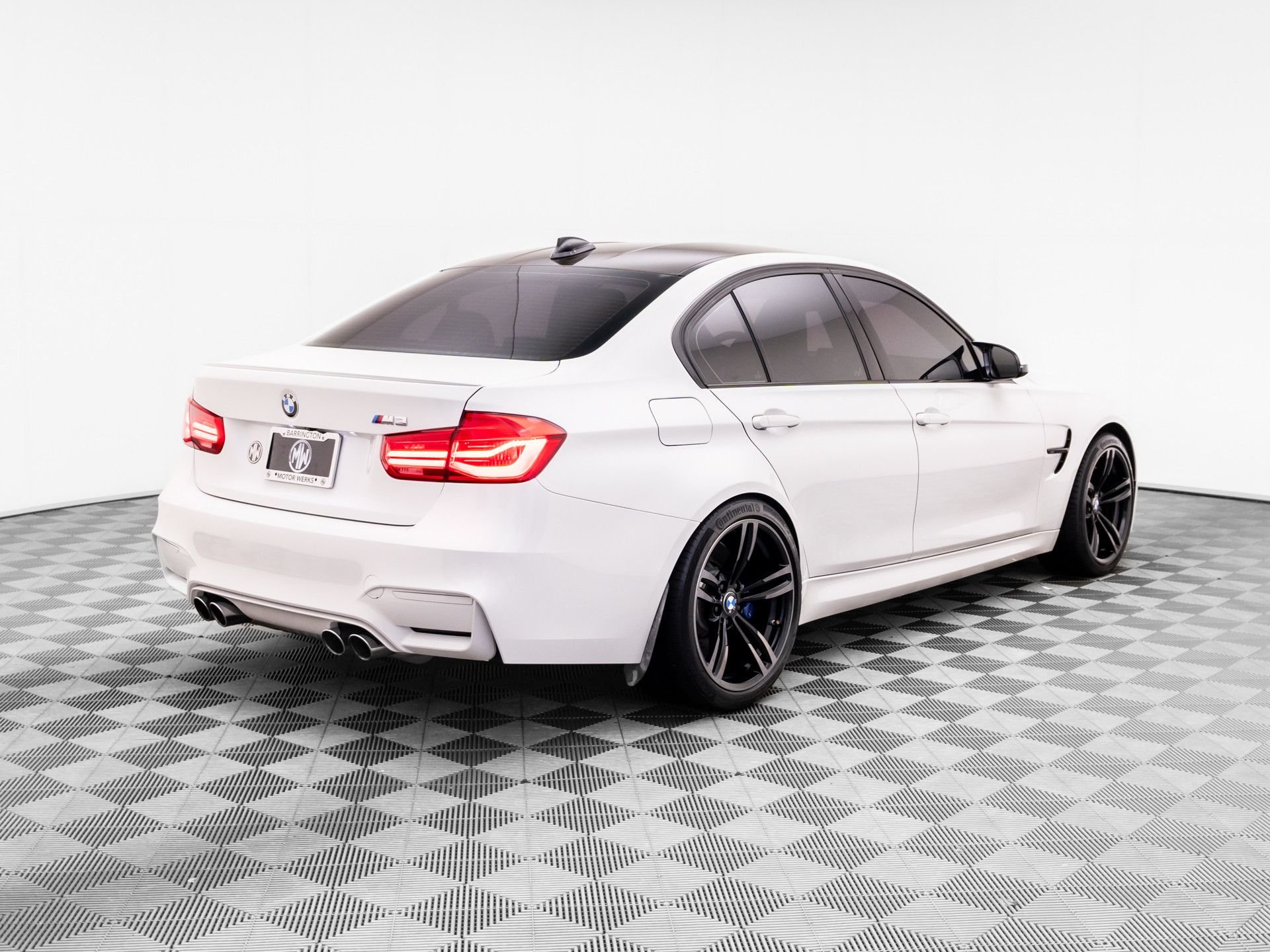 Used 2018 White BMW Base image 5