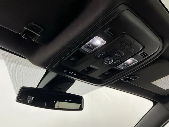 Used 2022 Black GMC Denali image 22