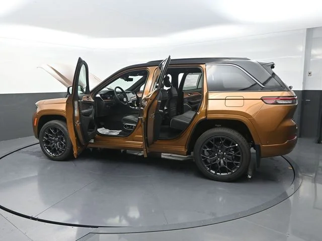New 2026 Copper Shino Metallic Clear-Coat Exterior Paint Jeep Summit image 39