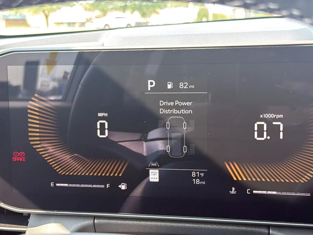 New 2027 White Kia S image 38