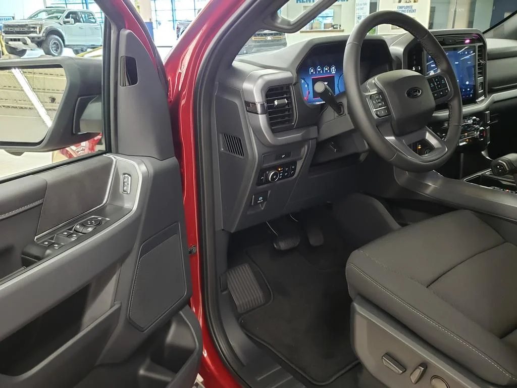 New 2026 Ruby Red Metallic Tinted Clearcoat Ford XLT image 10
