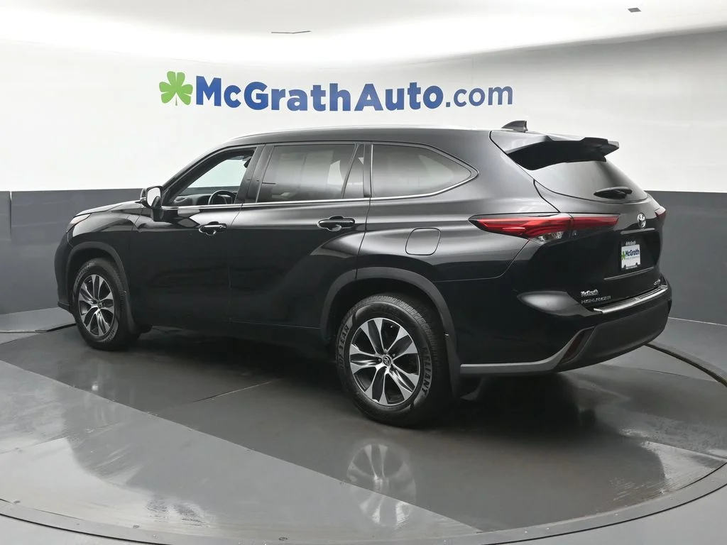 Certified Used 2020 Black Toyota XLE image 28