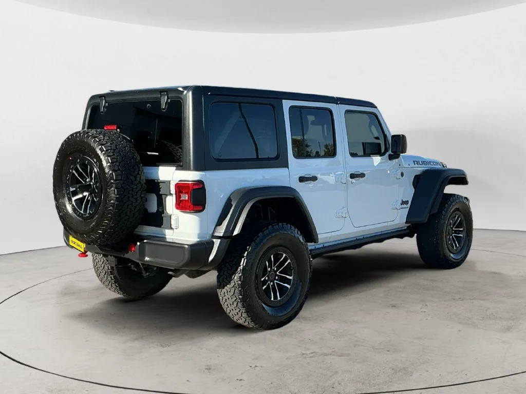 Used 2024 White Jeep Rubicon image 8