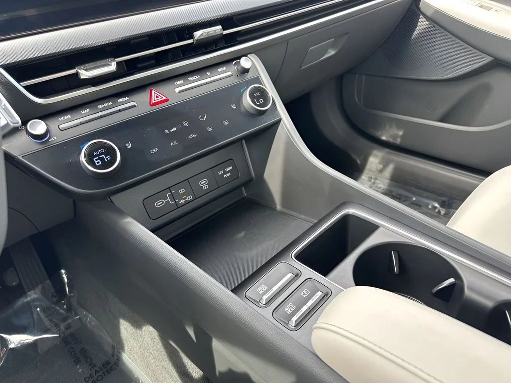 Used 2025 Gray Hyundai SEL image 15