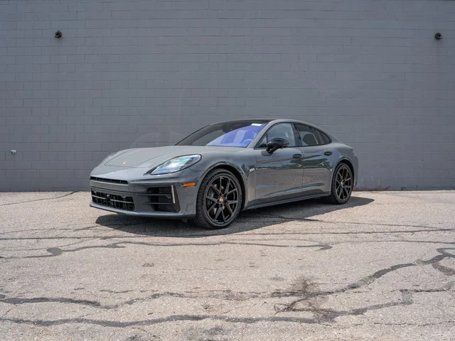 2025 Porsche Panamera 