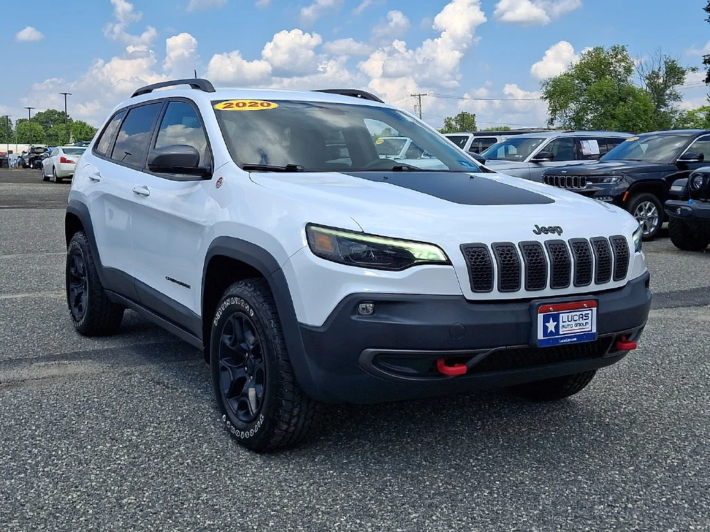 Used 2020 Bright White Clearcoat Jeep Trailhawk image 2