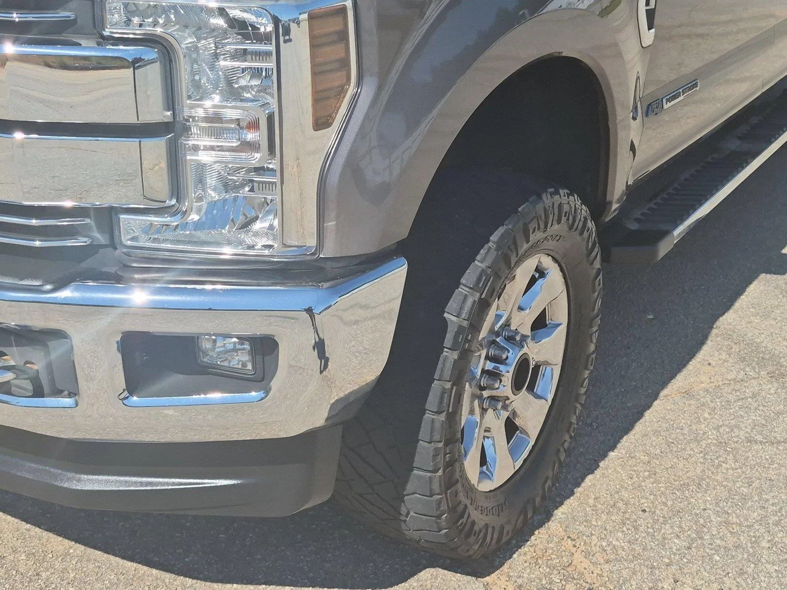 Used 2018 Stone Gray Metallic Ford LARIAT image 9