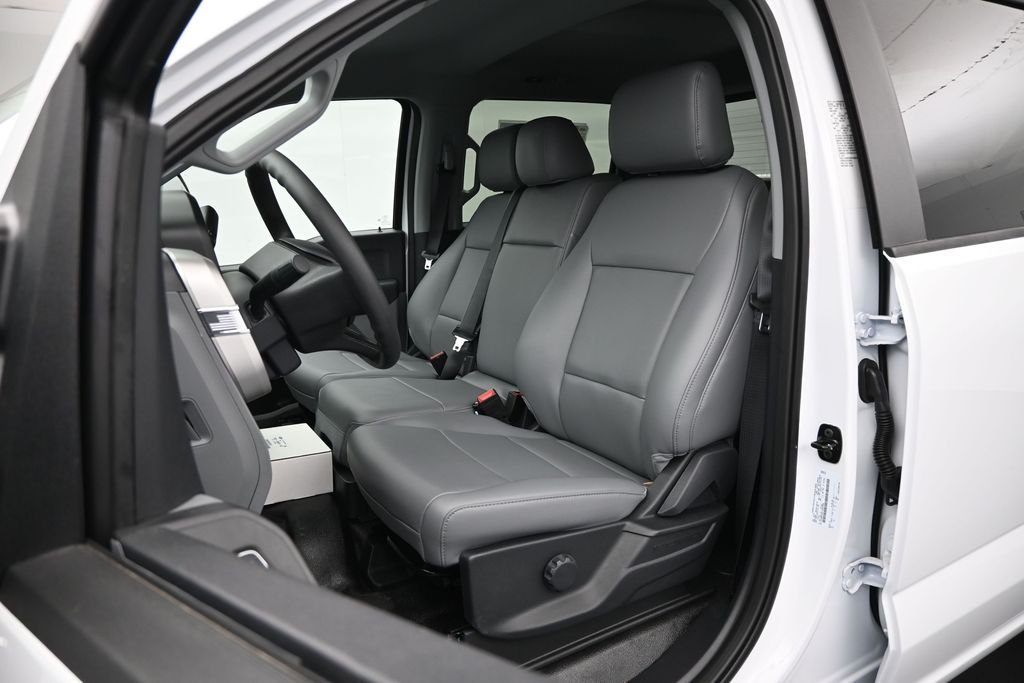 New 2026 Oxford White Ford XL image 8