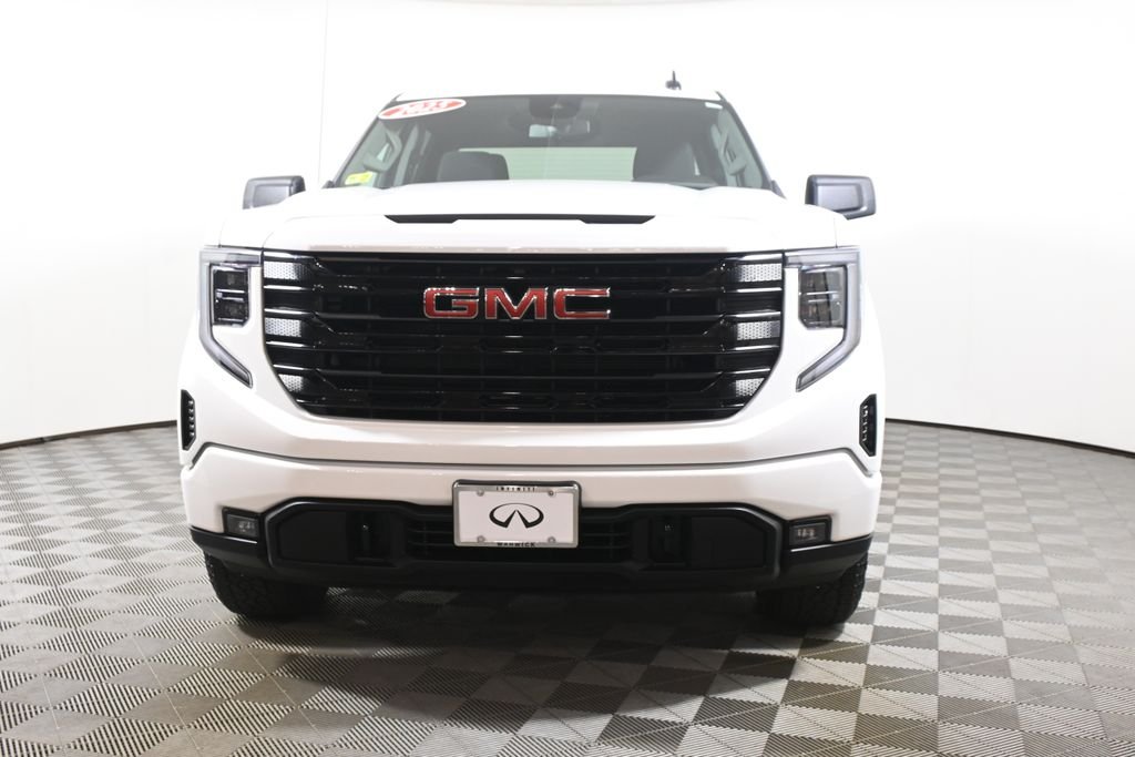 Used 2025 White GMC Elevation image 10