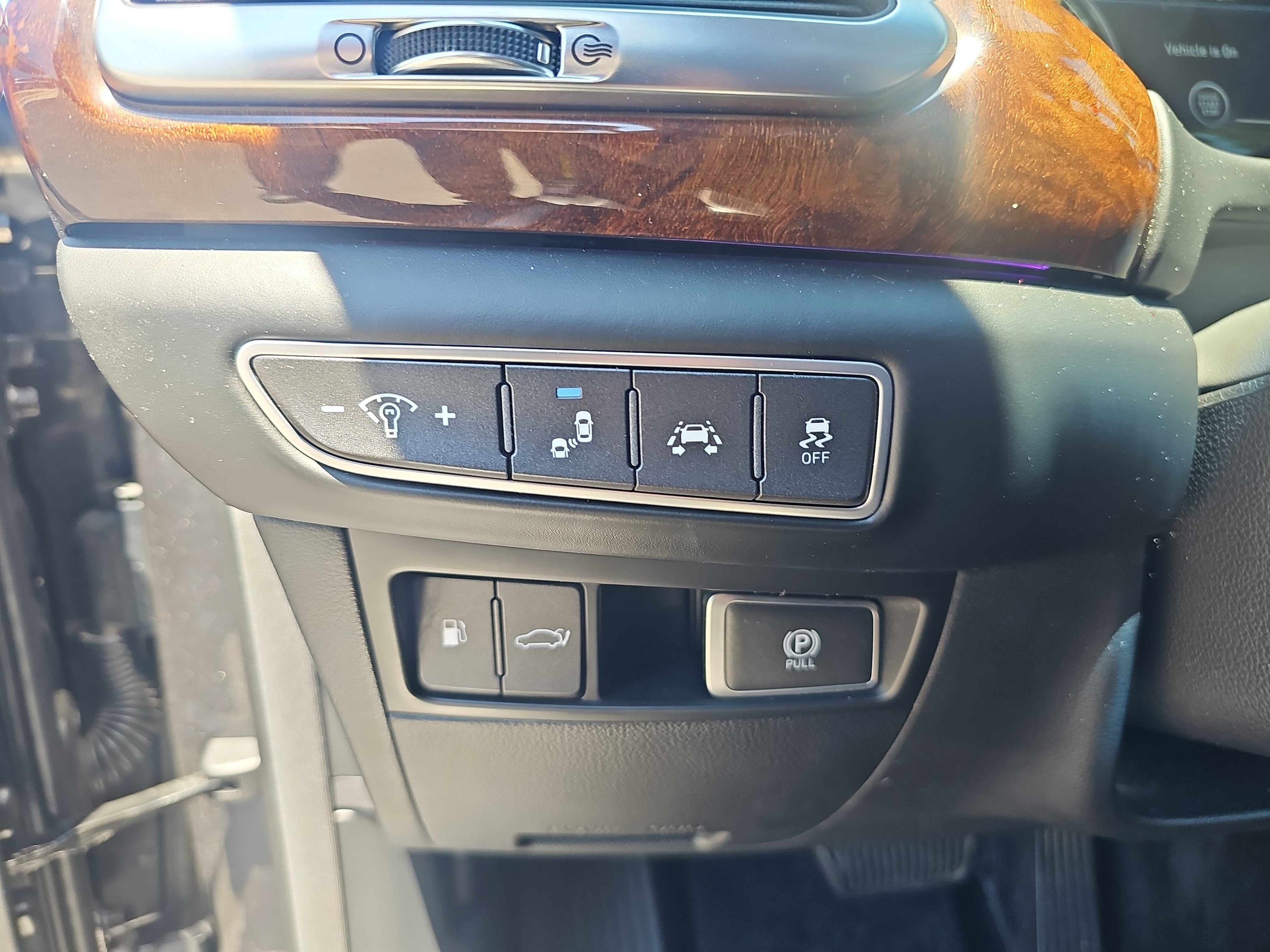 Used 2018 Gray Genesis 5.0L Ultimate image 14