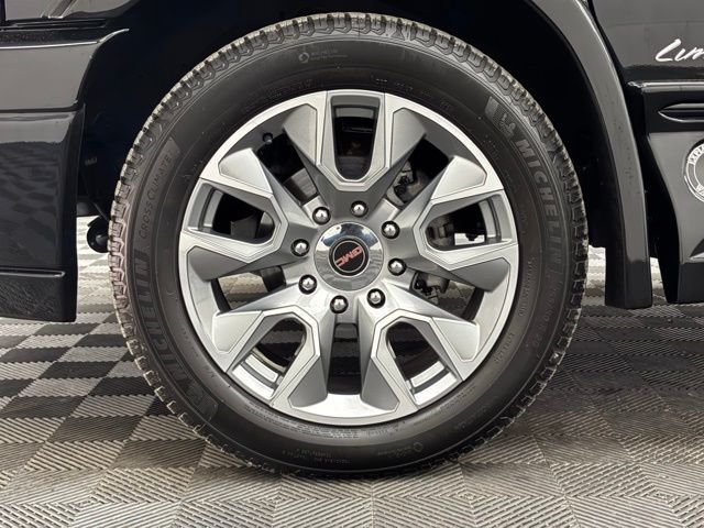 Used 2025 Onyx Black GMC Explorer Limited SE image 50