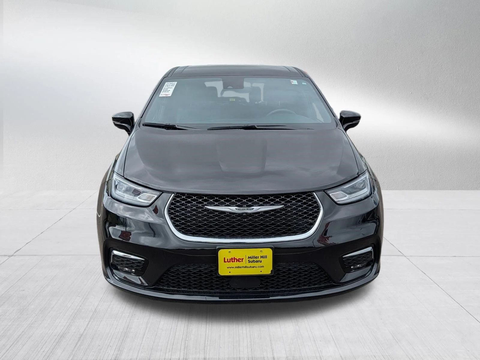 Used 2025 Chrysler Pacifica Select with VIN 2C4RC1BG4SR506809 for sale in Hermantown, Minnesota
