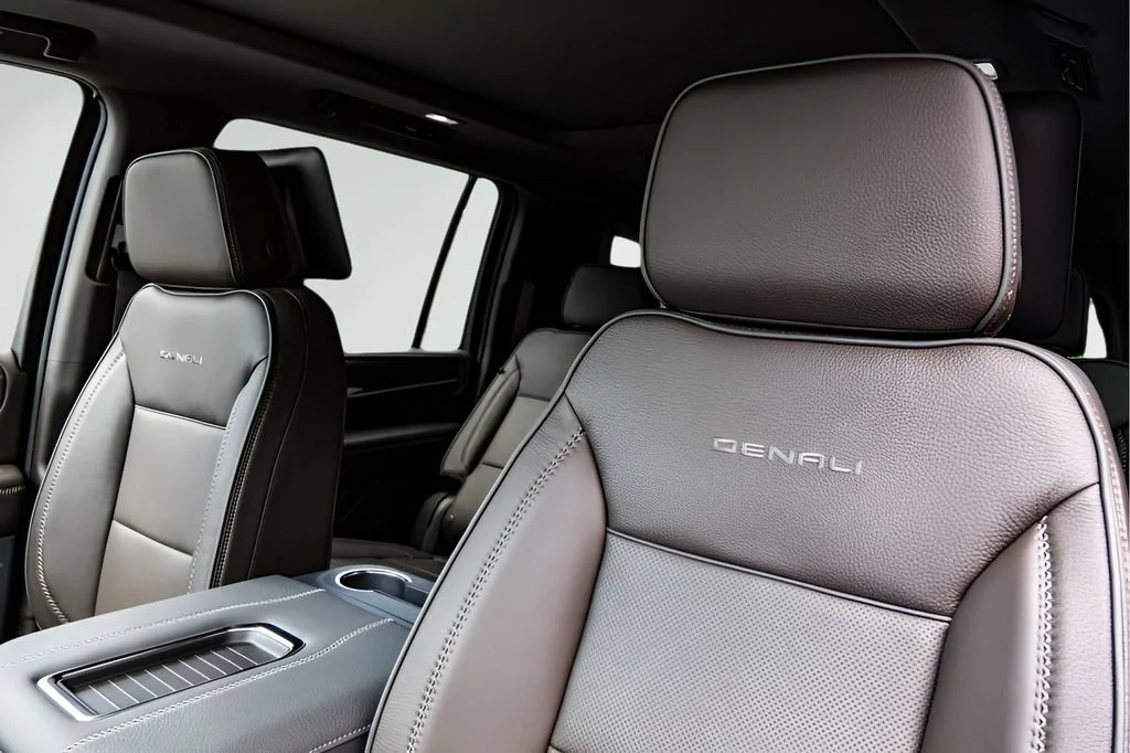 Used 2024 White Frost Tricoat GMC Denali image 11