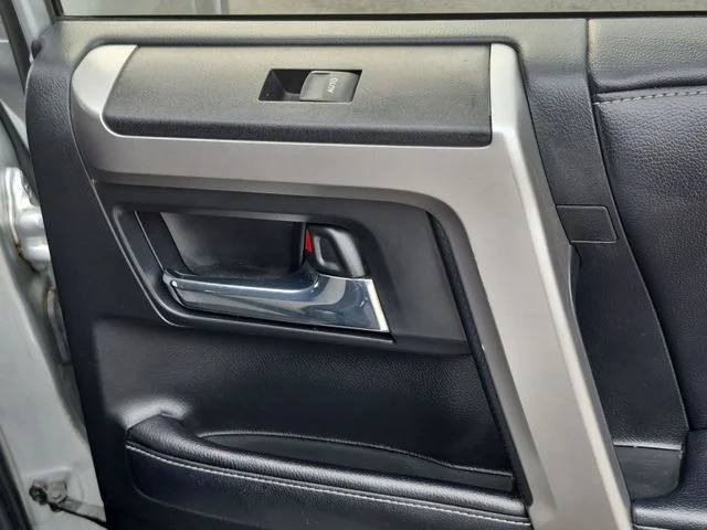 Used 2017 Silver Toyota SR5 image 32