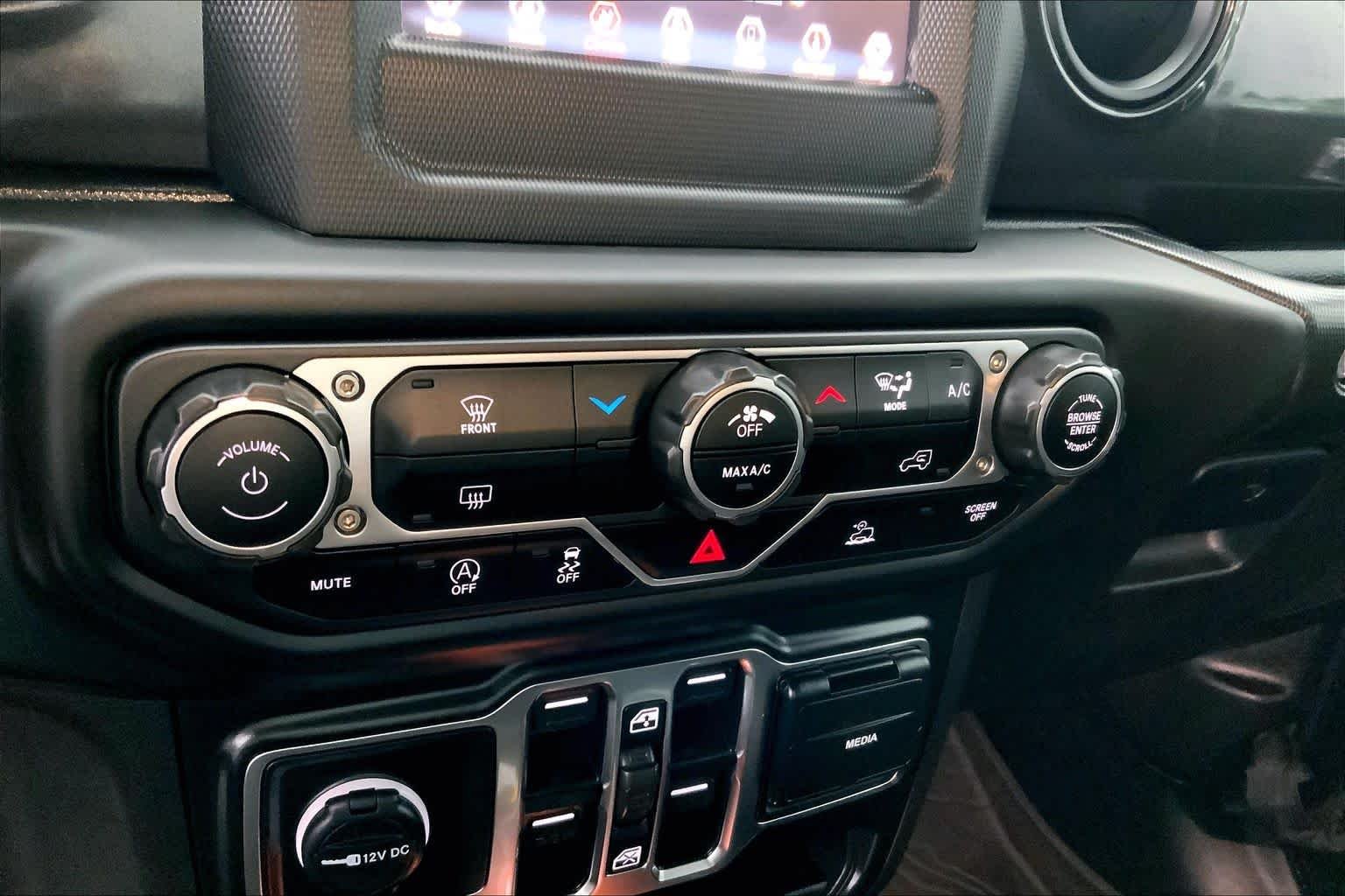 Used 2023 Black Clearcoat Jeep Sport Altitude image 30