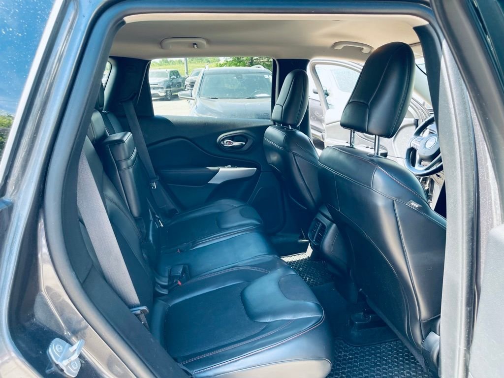 Used 2018 Gray Jeep Trailhawk image 22