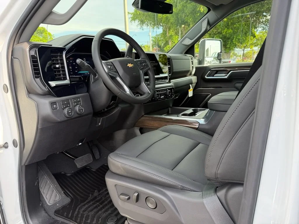 New 2026 Summit White Chevrolet LT image 9
