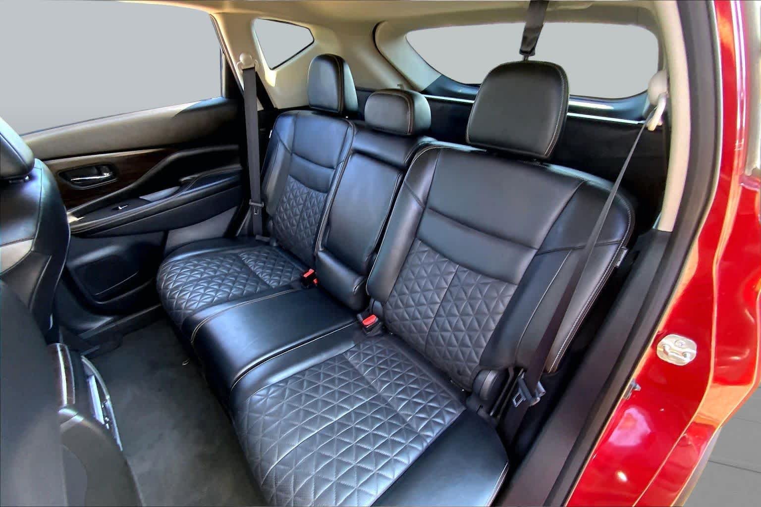 Used 2022 Scarlet Ember Tintcoat Nissan Platinum image 21