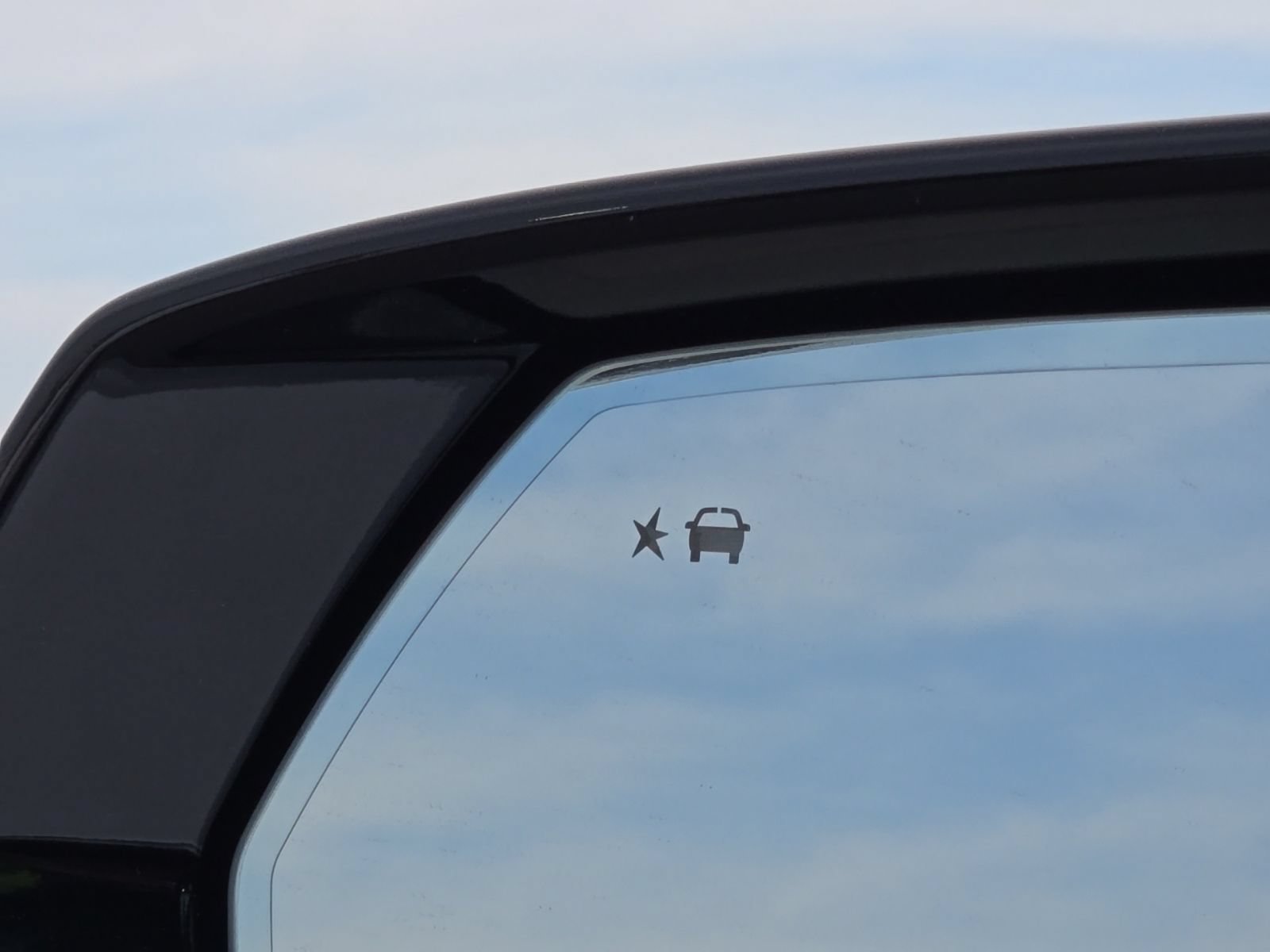 2026 GMC Yukon XL Denali - Photo 36