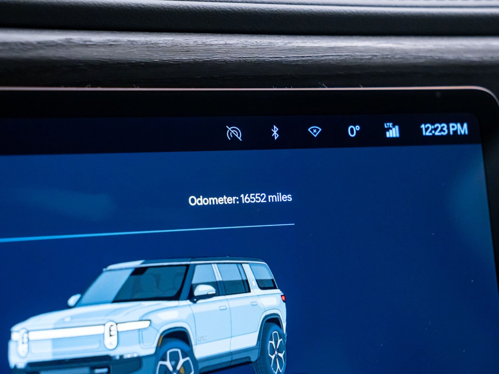 Used 2023  Rivian Adventure image 34