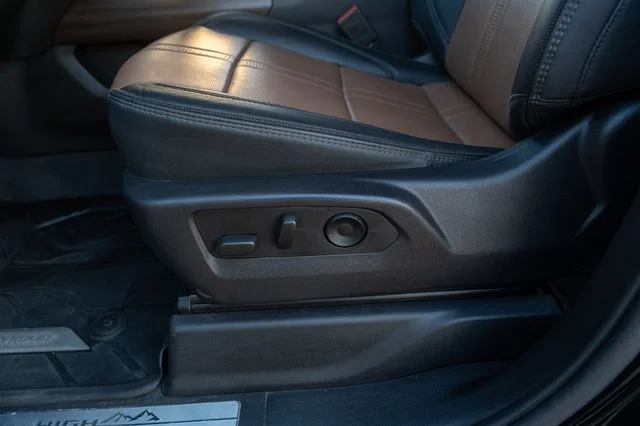 Used 2023 Black Chevrolet High Country image 28