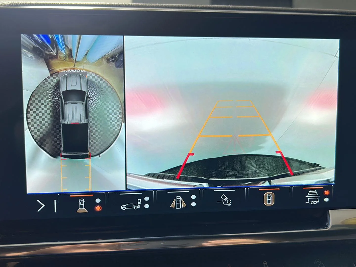 Used 2025 Sterling Metallic GMC SLE image 4