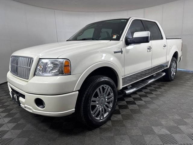 Used 2007  Lincoln Base image 8