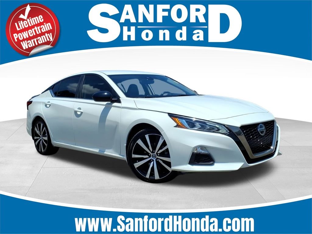 Used 2022 Pearl White Nissan 2.5 SR image 1
