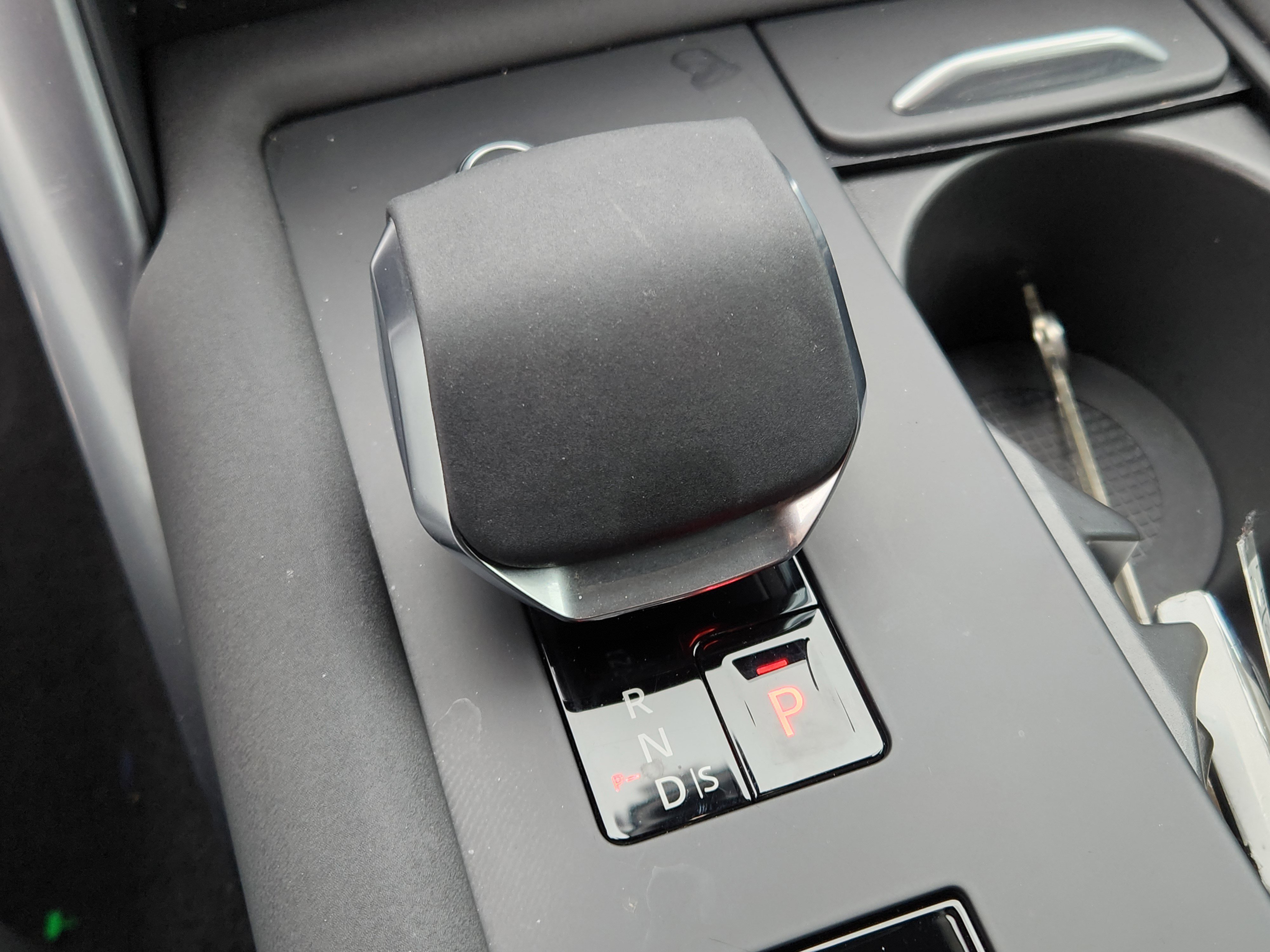 Certified Used 2025 Fuji White Land Rover S image 23