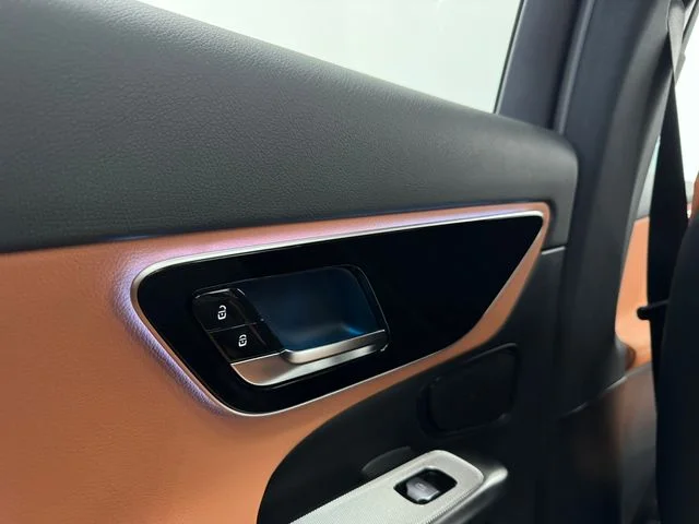 New 2026  Mercedes-Benz GLC 300 image 34