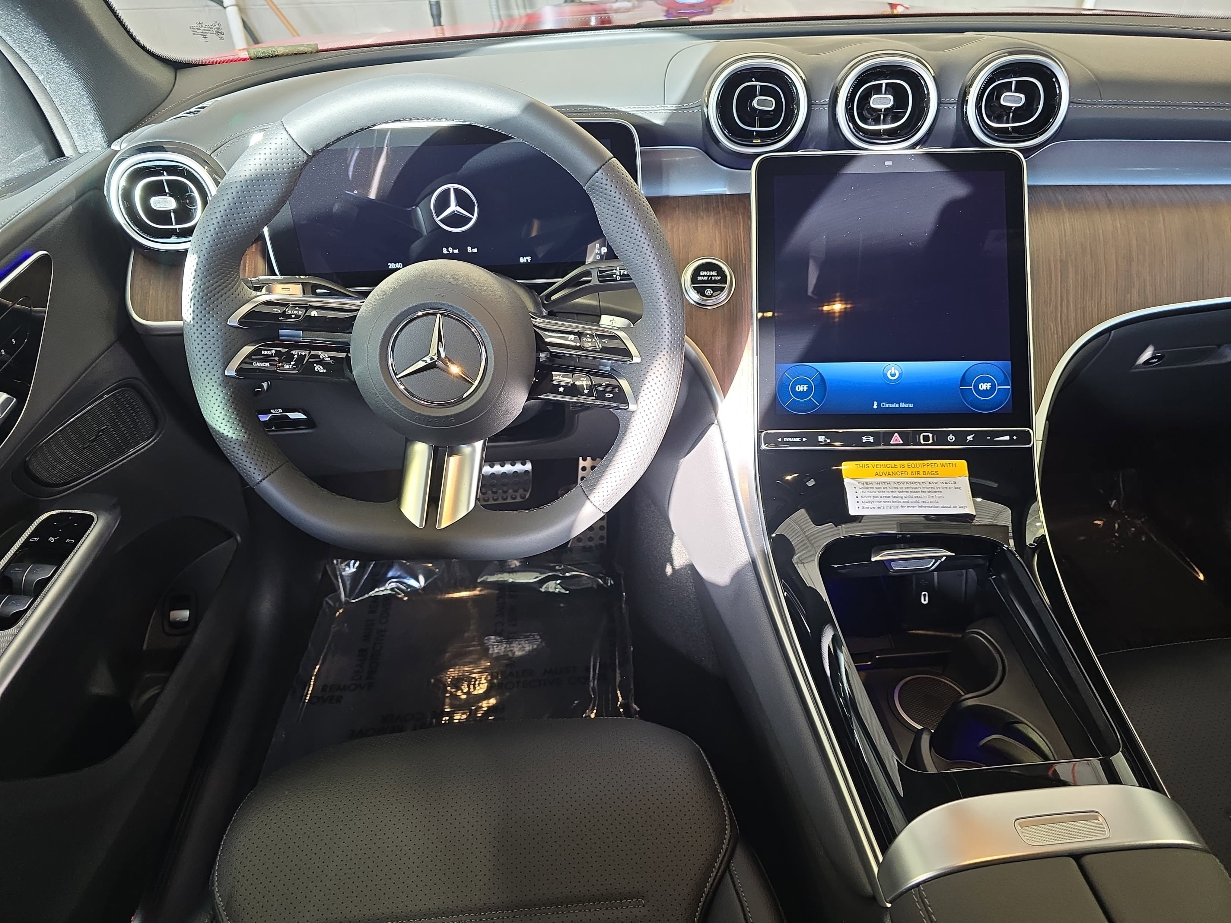 New 2026 MANUFAKTUR Patagonia Red Metallic Mercedes-Benz GLC300 image 17