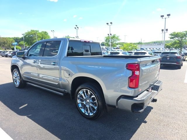 Used 2023 Gray Chevrolet High Country image 4
