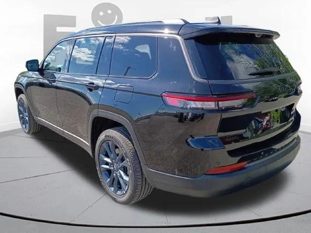 New 2026 Diamond Black Crystal Pearl-Coat Exterior Paint Jeep 85th Anniversary Edition image 7