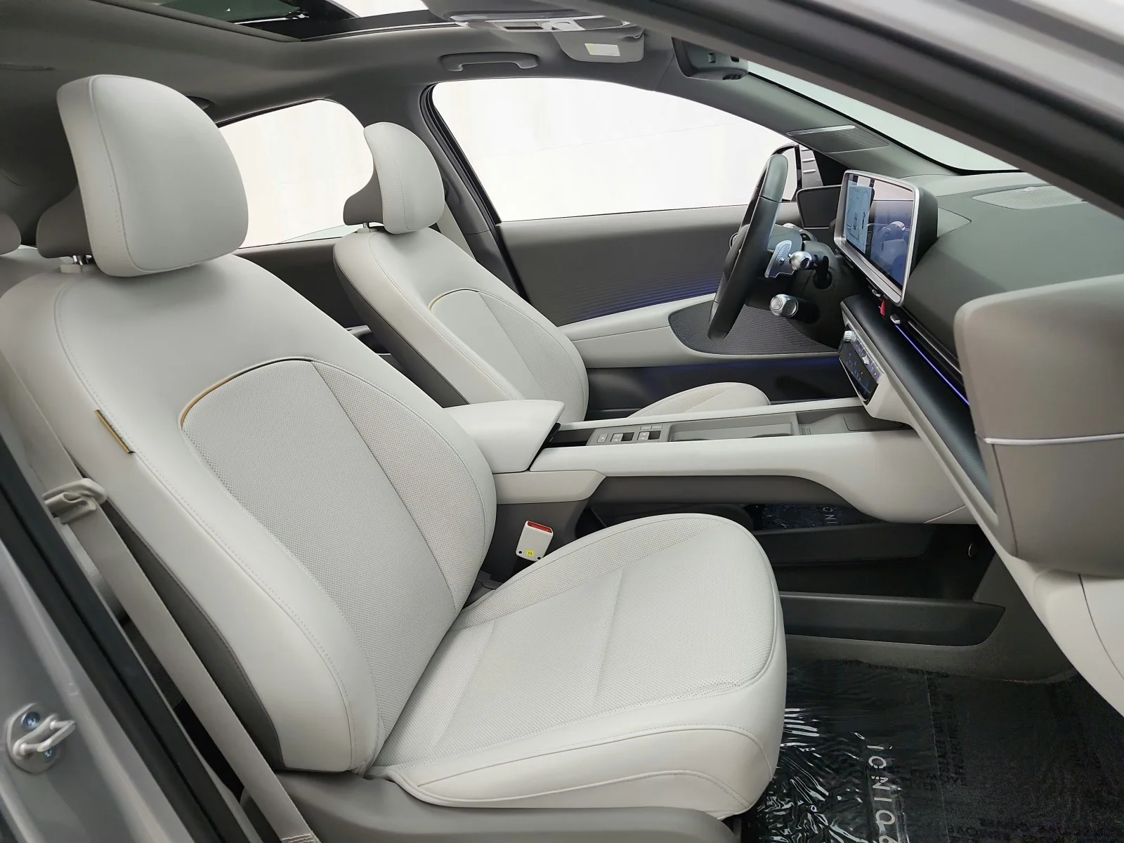 Used 2023 Curated Silver Hyundai Limited image 19